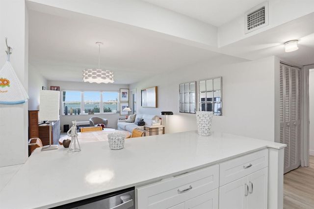 1516 S Lakeside Drive 103, Lake Worth Beach, FL 33460