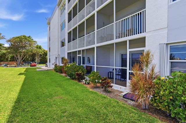 1516 S Lakeside Drive 103, Lake Worth Beach, FL 33460