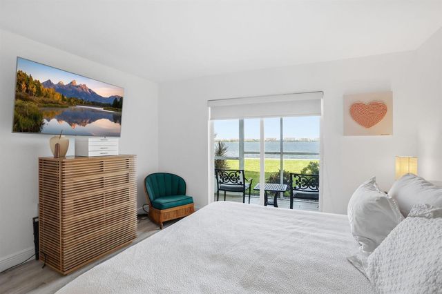 1516 S Lakeside Drive 103, Lake Worth Beach, FL 33460