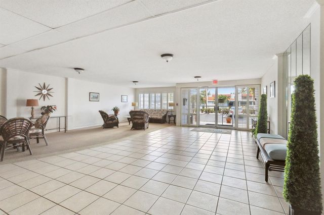 1516 S Lakeside Drive 103, Lake Worth Beach, FL 33460