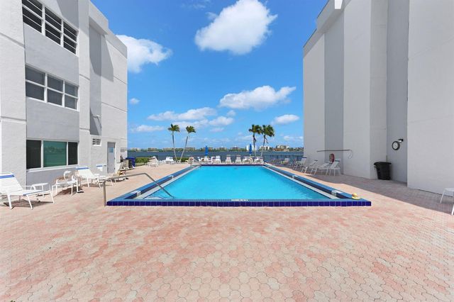 1516 S Lakeside Drive 103, Lake Worth Beach, FL 33460