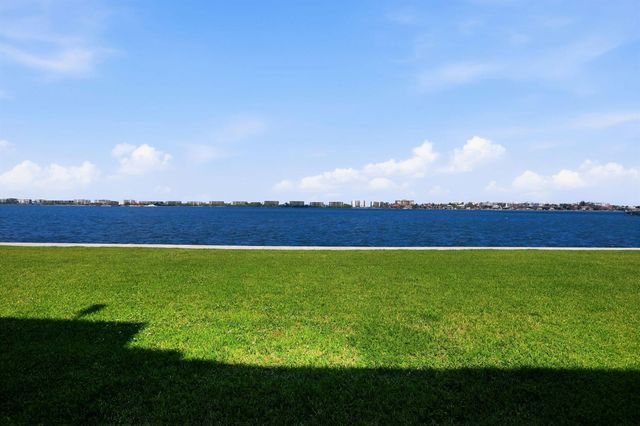 1516 S Lakeside Drive 103, Lake Worth Beach, FL 33460