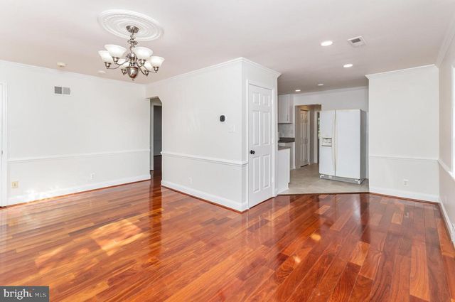 3206 BURGUNDY RD, Alexandria, VA 22303