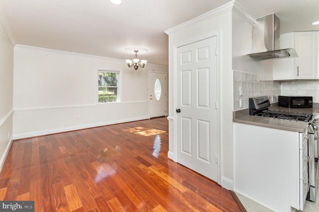 3206 BURGUNDY RD, Alexandria, VA 22303