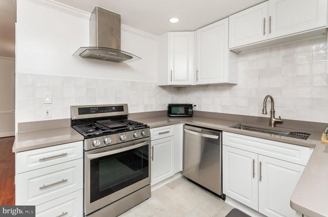 3206 BURGUNDY RD, Alexandria, VA 22303