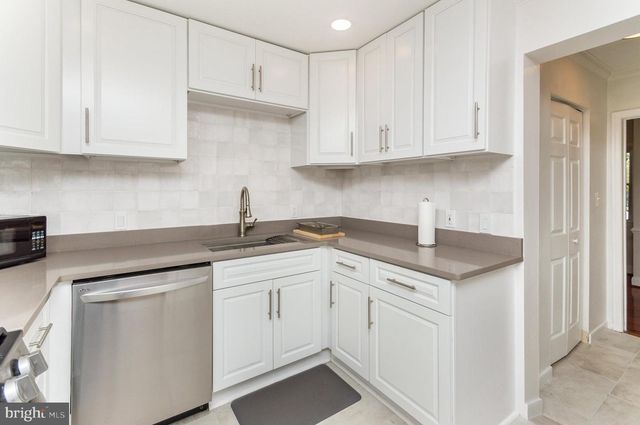 3206 BURGUNDY RD, Alexandria, VA 22303