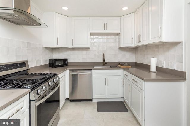 3206 BURGUNDY RD, Alexandria, VA 22303