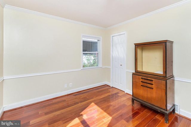 3206 BURGUNDY RD, Alexandria, VA 22303