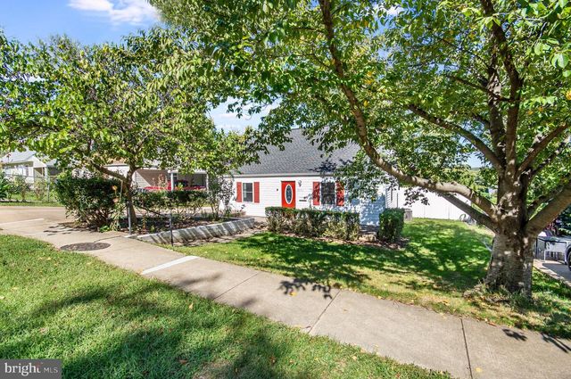 3206 BURGUNDY RD, Alexandria, VA 22303