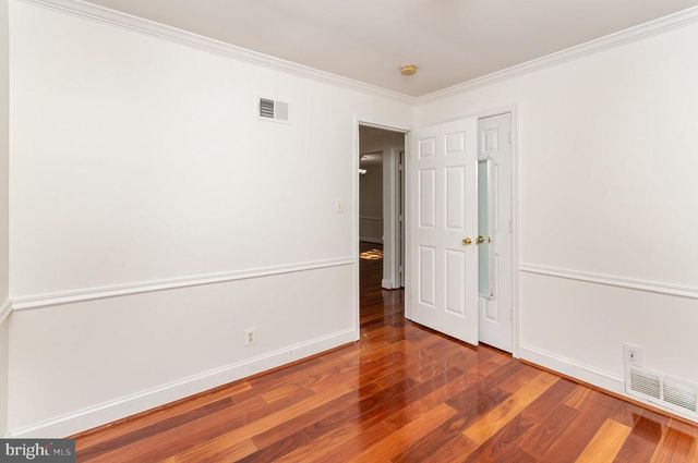 3206 BURGUNDY RD, Alexandria, VA 22303