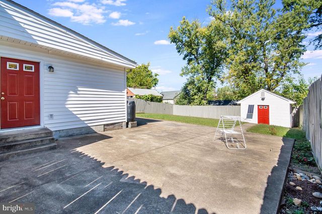 3206 BURGUNDY RD, Alexandria, VA 22303