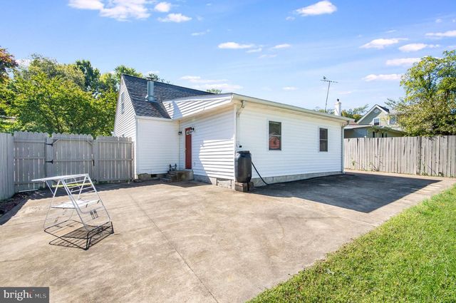 3206 BURGUNDY RD, Alexandria, VA 22303