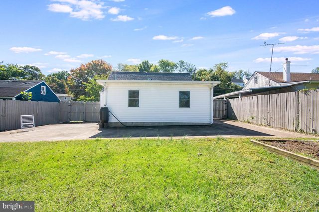 3206 BURGUNDY RD, Alexandria, VA 22303