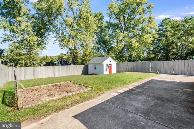 3206 BURGUNDY RD, Alexandria, VA 22303