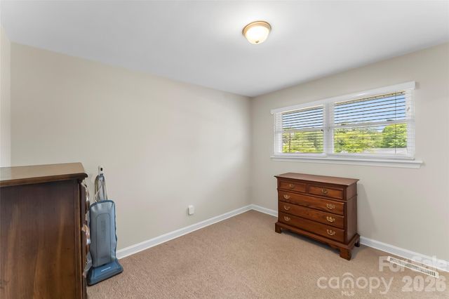 1573 11th Street NW, Hickory, NC 28601