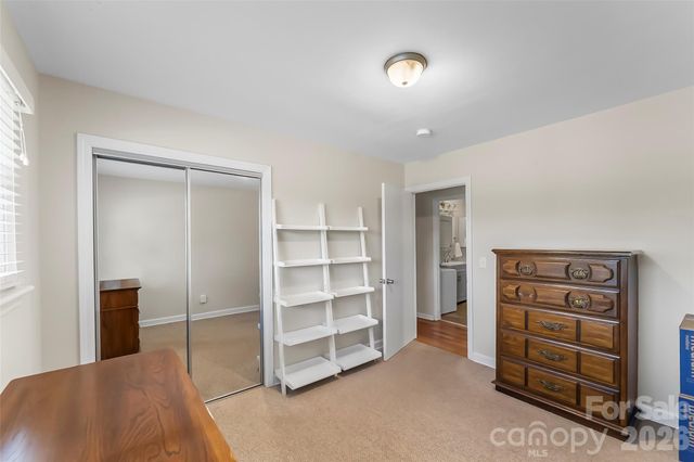 1573 11th Street NW, Hickory, NC 28601