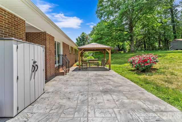 1573 11th Street NW, Hickory, NC 28601