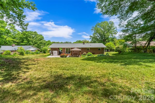 1573 11th Street NW, Hickory, NC 28601