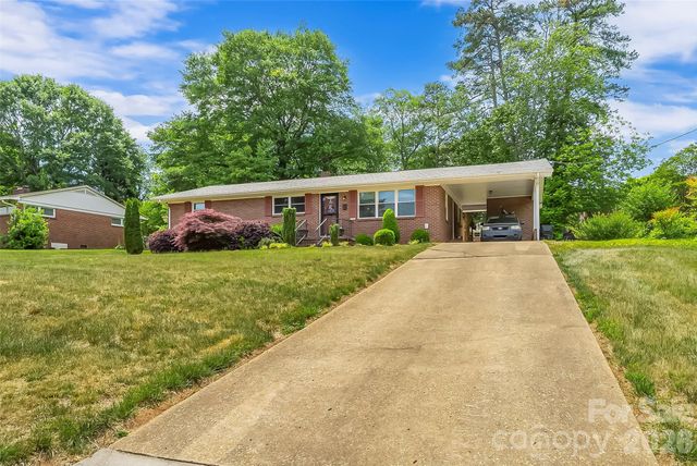 1573 11th Street NW, Hickory, NC 28601