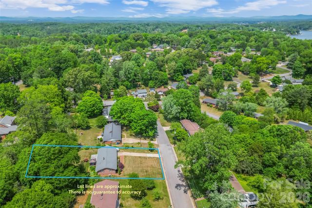 1573 11th Street NW, Hickory, NC 28601
