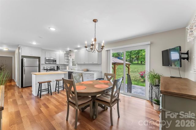 1573 11th Street NW, Hickory, NC 28601