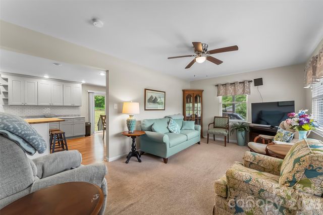 1573 11th Street NW, Hickory, NC 28601
