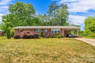 1573 11th Street NW, Hickory, NC 28601