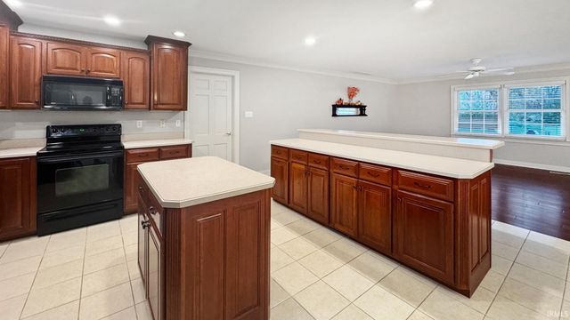 6777 Oak Grove Road, Newburgh, IN 47630