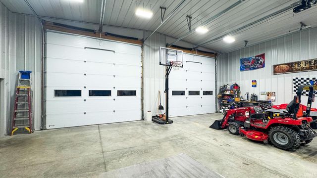 6777 Oak Grove Road, Newburgh, IN 47630