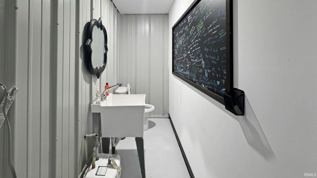 6777 Oak Grove Road, Newburgh, IN 47630