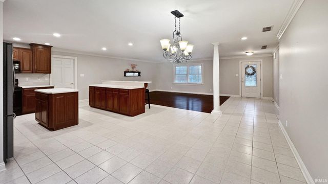 6777 Oak Grove Road, Newburgh, IN 47630