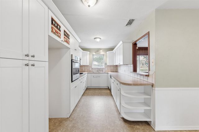 1607 Windlea Drive, Euless, TX 76040