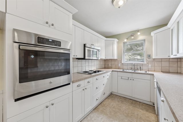 1607 Windlea Drive, Euless, TX 76040