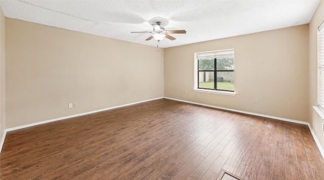 1607 Windlea Drive, Euless, TX 76040