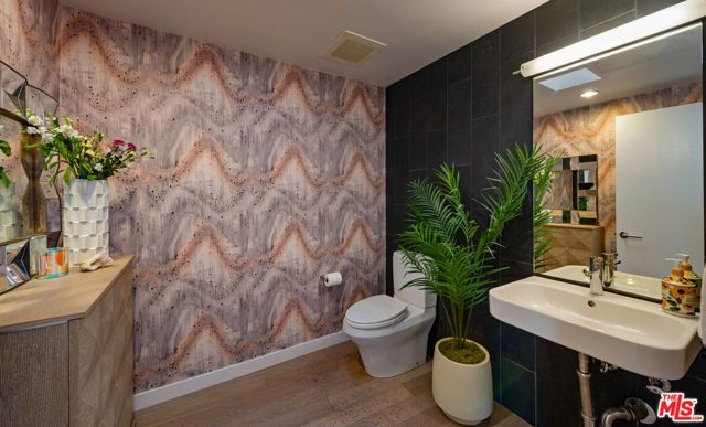 751 N Fairfax Avenue 12, Los Angeles, CA 90046