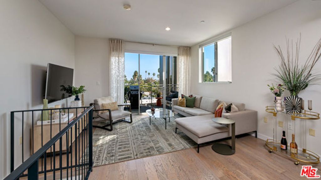 751 N Fairfax Avenue 12, Los Angeles, CA 90046