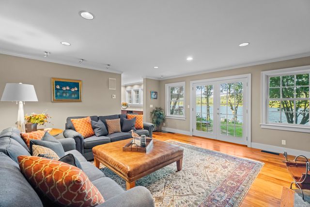 288 Middlesex Avenue, Chester, CT 06412