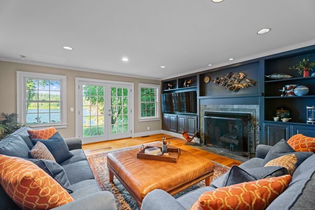 288 Middlesex Avenue, Chester, CT 06412
