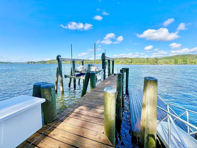 288 Middlesex Avenue, Chester, CT 06412