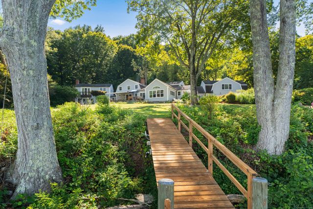 288 Middlesex Avenue, Chester, CT 06412