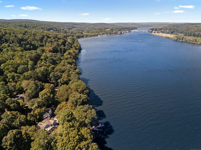 288 Middlesex Avenue, Chester, CT 06412