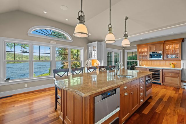 288 Middlesex Avenue, Chester, CT 06412