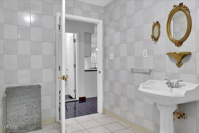 1296 Mountain View Road, Rogersville, TN 37857