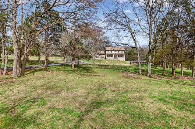 205 Bluegrass Cir, Lebanon, TN 37090