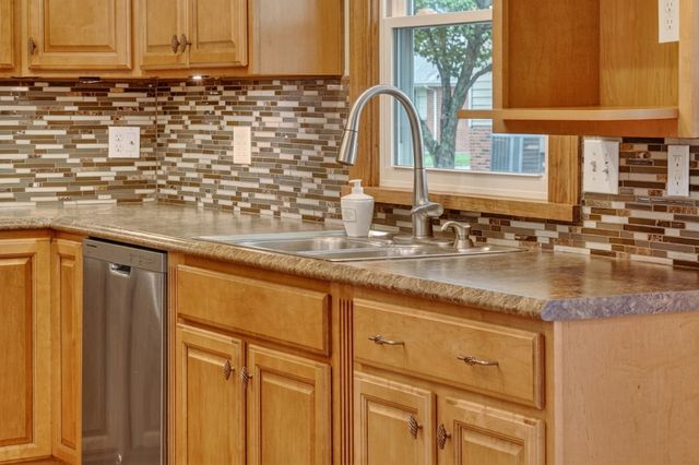 205 Bluegrass Cir, Lebanon, TN 37090