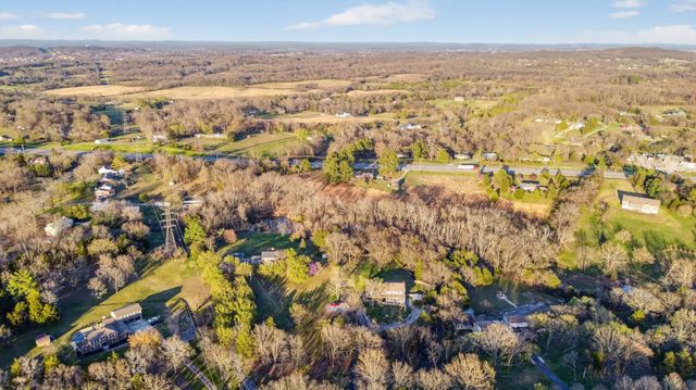 205 Bluegrass Cir, Lebanon, TN 37090