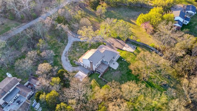 205 Bluegrass Cir, Lebanon, TN 37090