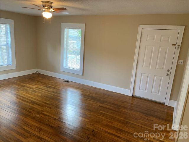 208 Parker Avenue, Mooresville, NC 28115