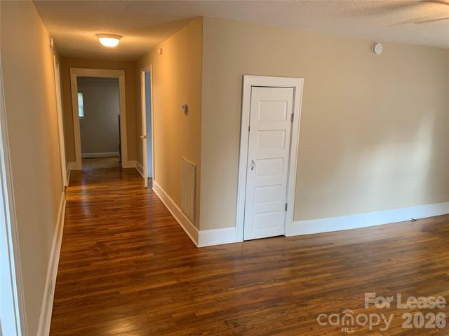 208 Parker Avenue, Mooresville, NC 28115