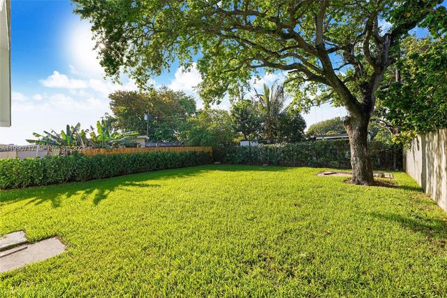 2820 NW 95th St 2, Miami, FL 33147